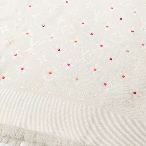 Louis Vuitton Rare White Poppygram Shawl - Picture 2 of 7